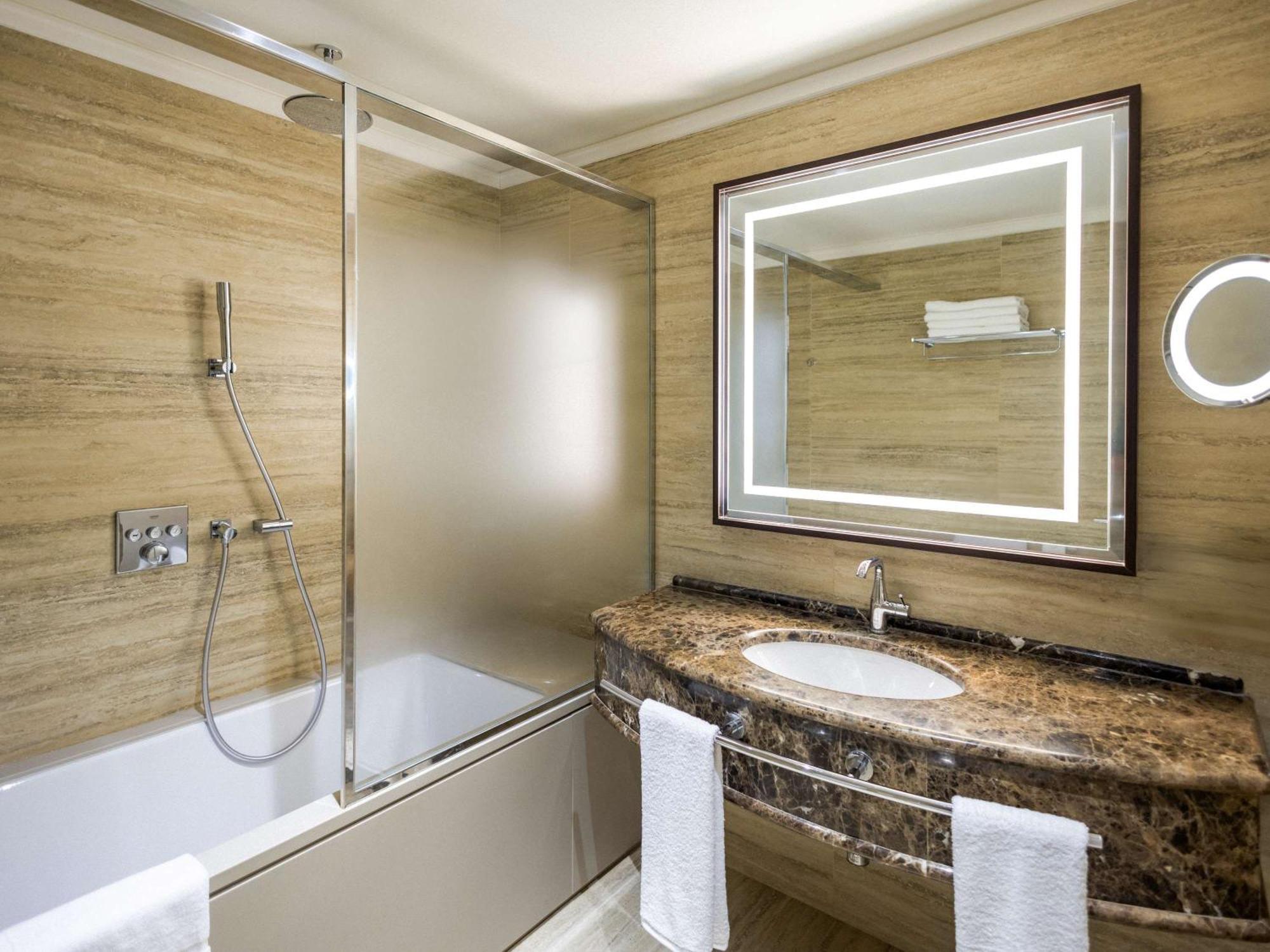 Hotel Oran Bay Managed By Accor Екстер'єр фото
